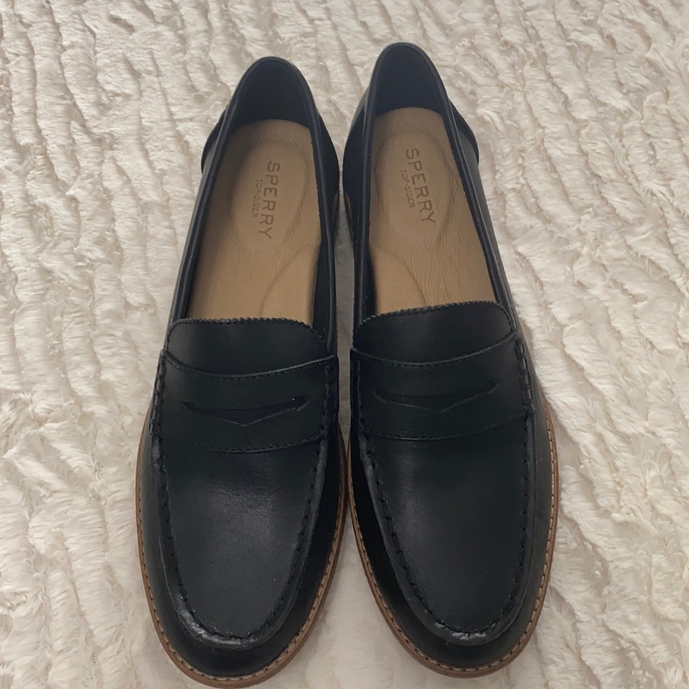 Size 9 Sperry Penny Loafer, Black leather